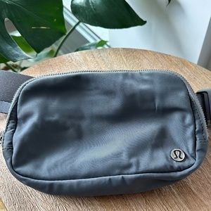 Lululemon Everywhere Belt Bag in Grey